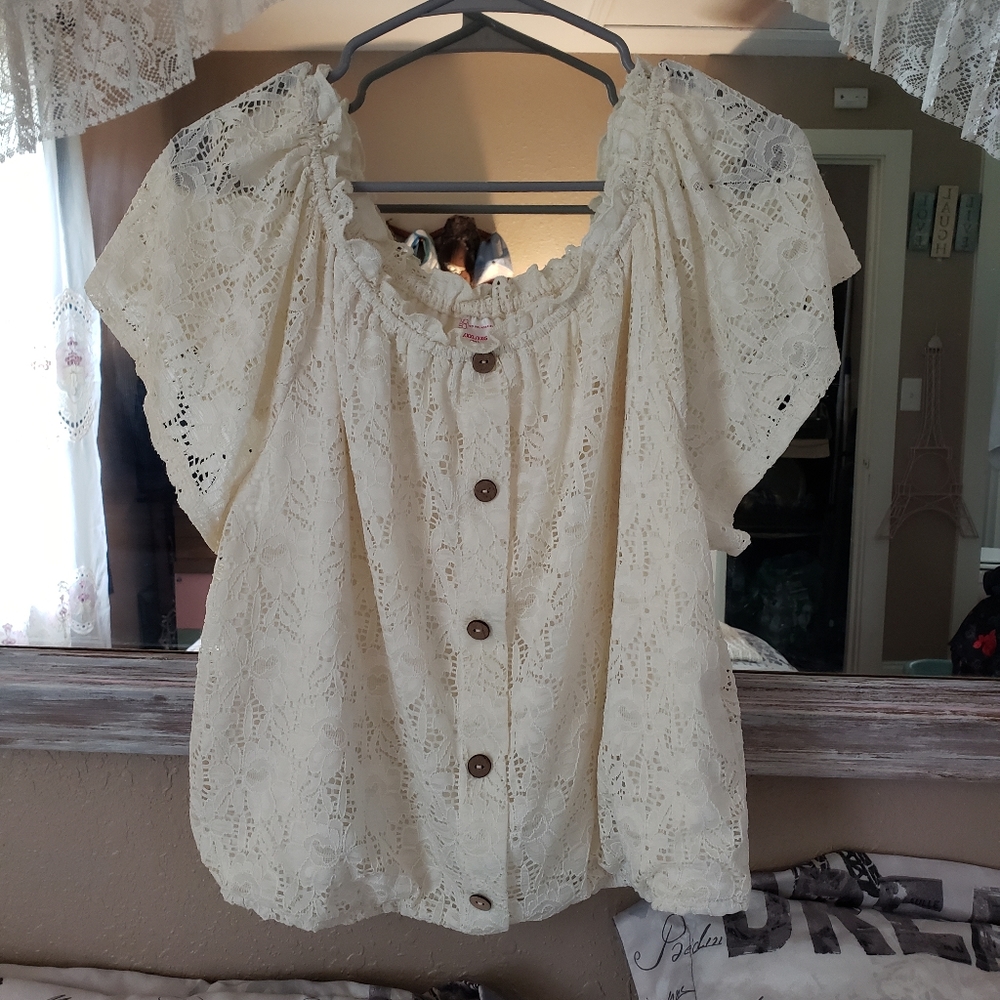 Cute lace plus size crop top